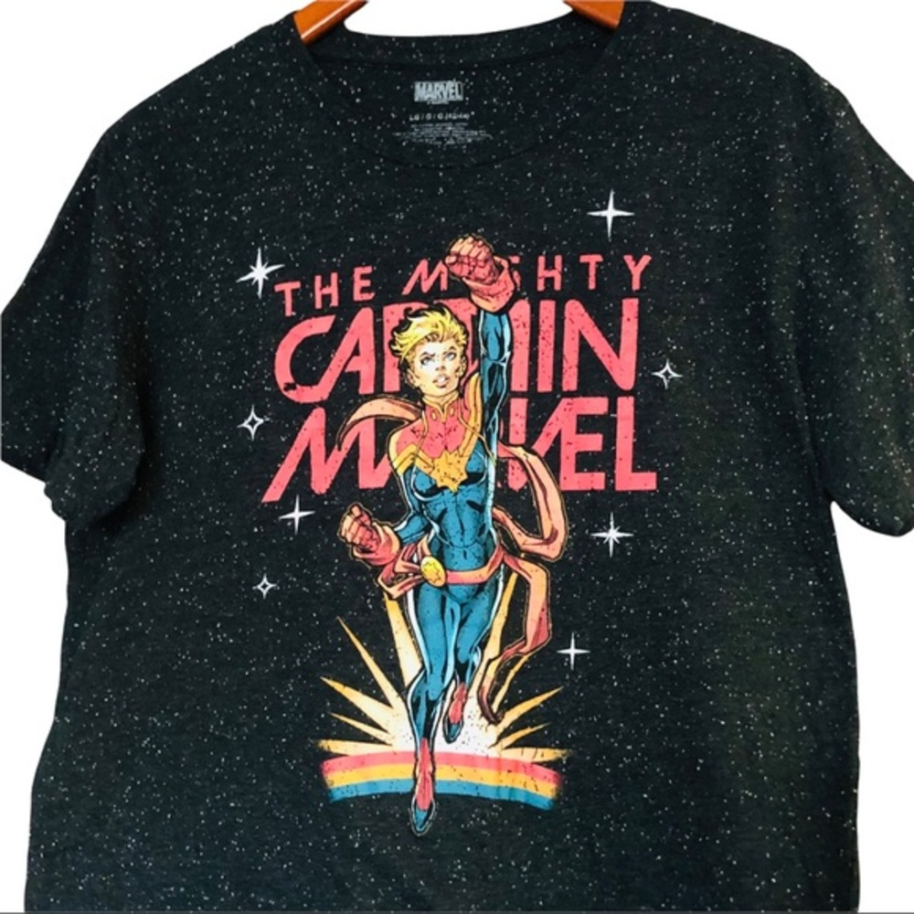 Marvel Captain Marvel Black T-shirt Size Large EUC